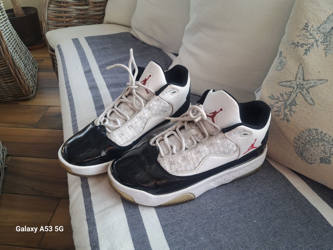 Buty Jordan Max aura 2 38.5