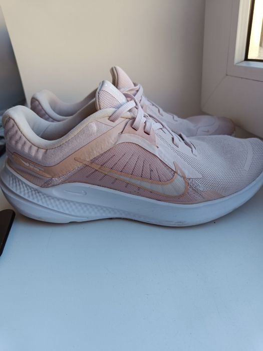 Жіночі кросівки Nike
