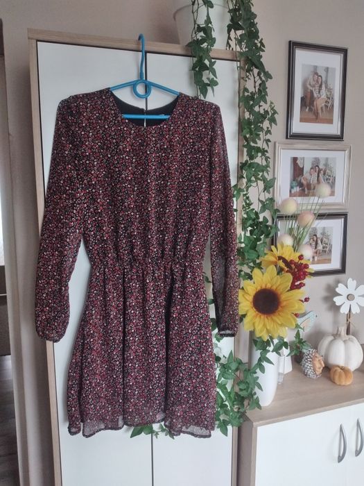 Sukienka z długim rękawem zwiewna