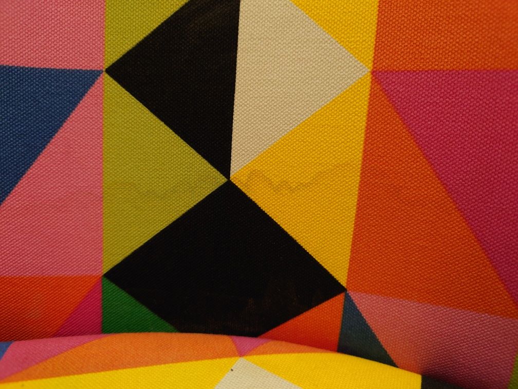 Fotel kolorowy na kółkach