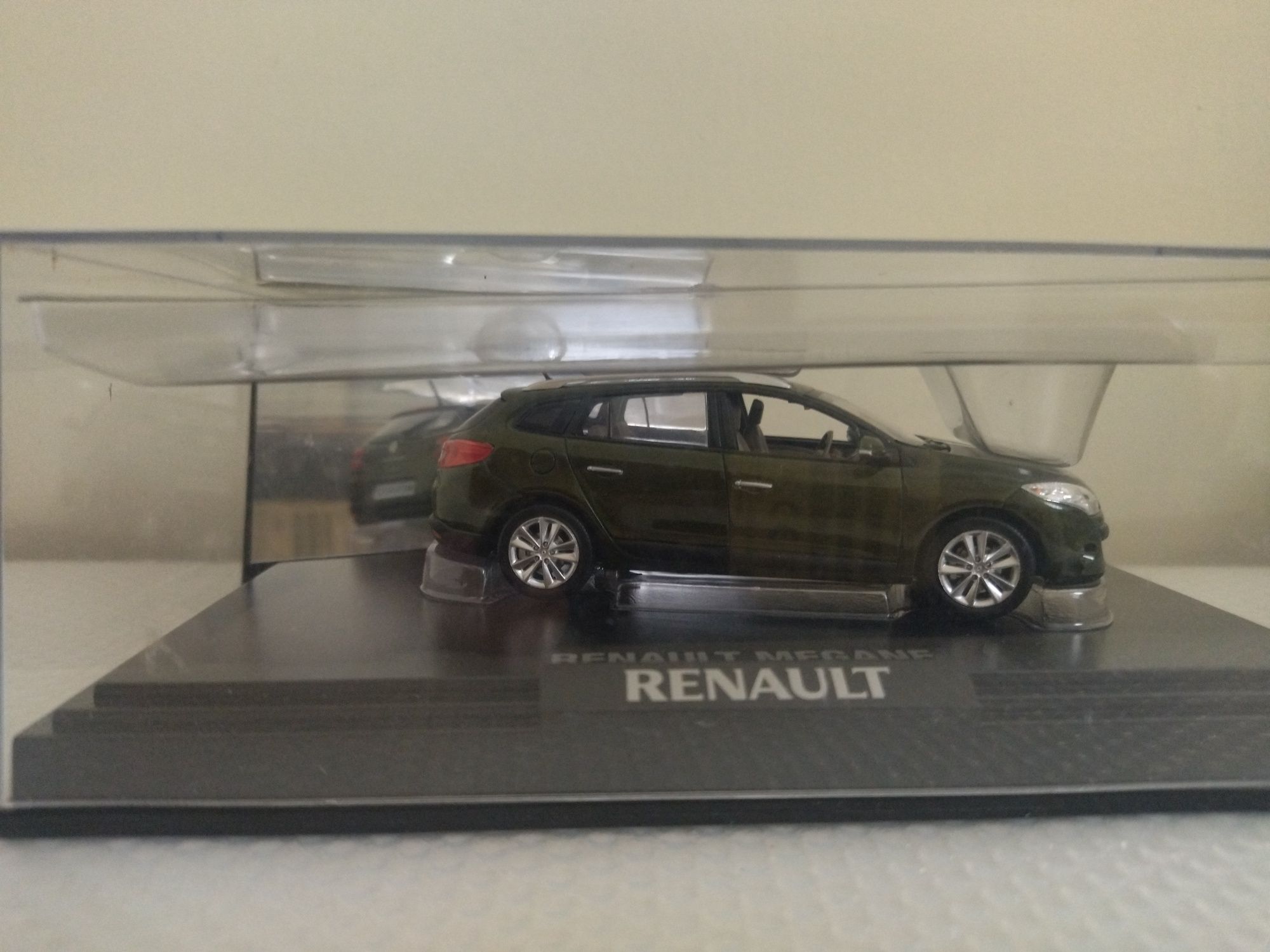 Miniatura Renault Megane ST 1/43 Nova