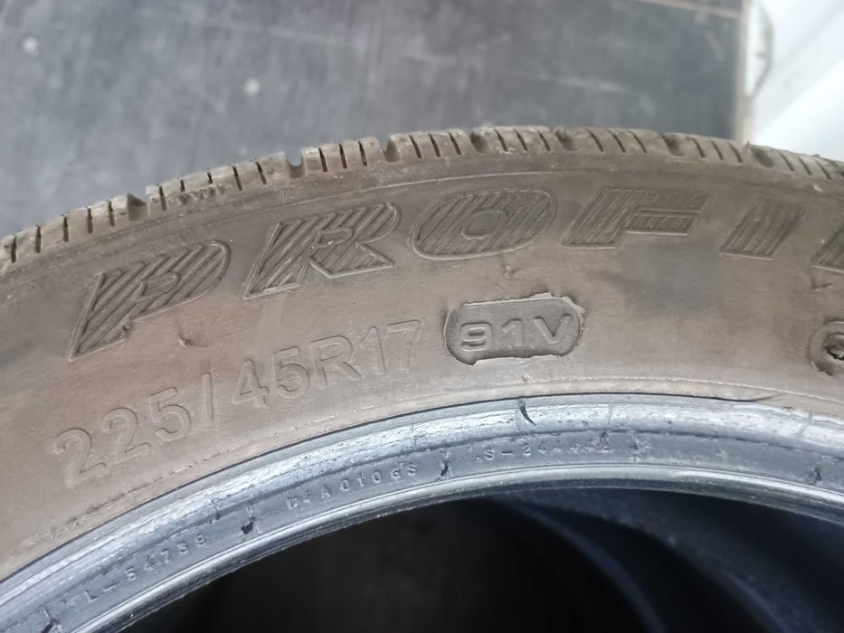 Całoroczne opony Profil 225/45/R17 para 2 sztuki 2021r. Bieżnik 8,3mm