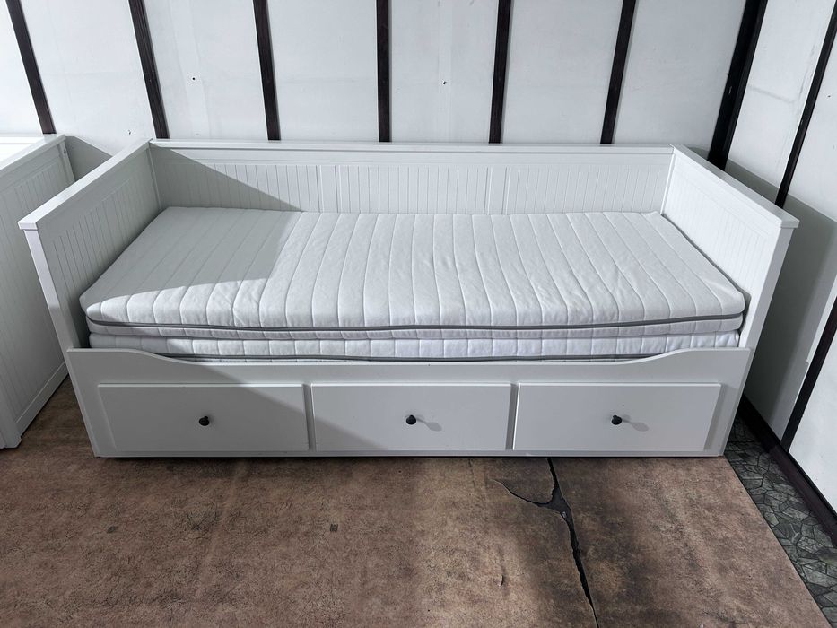 IKEA HEMNES Łóżko Leżanka z 3 szufladami 2 materace IKEA MOSHULT białe