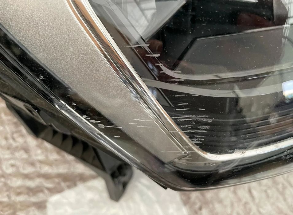 Audi Q3 83A reflektor prawy lampa led dioda 83A941012