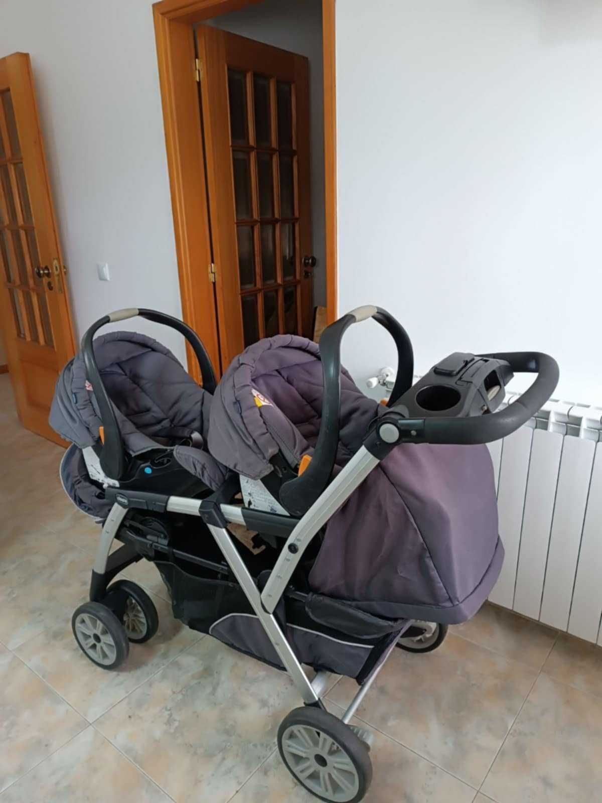 Carrinho gêmeos chicco