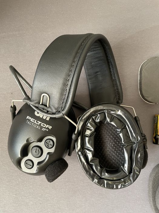 Słuchawki aktywne Peltor Tactical XP plus nakładki nauszne