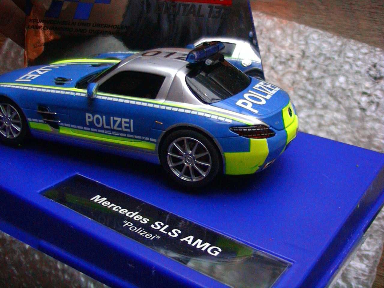 Carrera digital 132 Mercedes-SLS AMG Policja