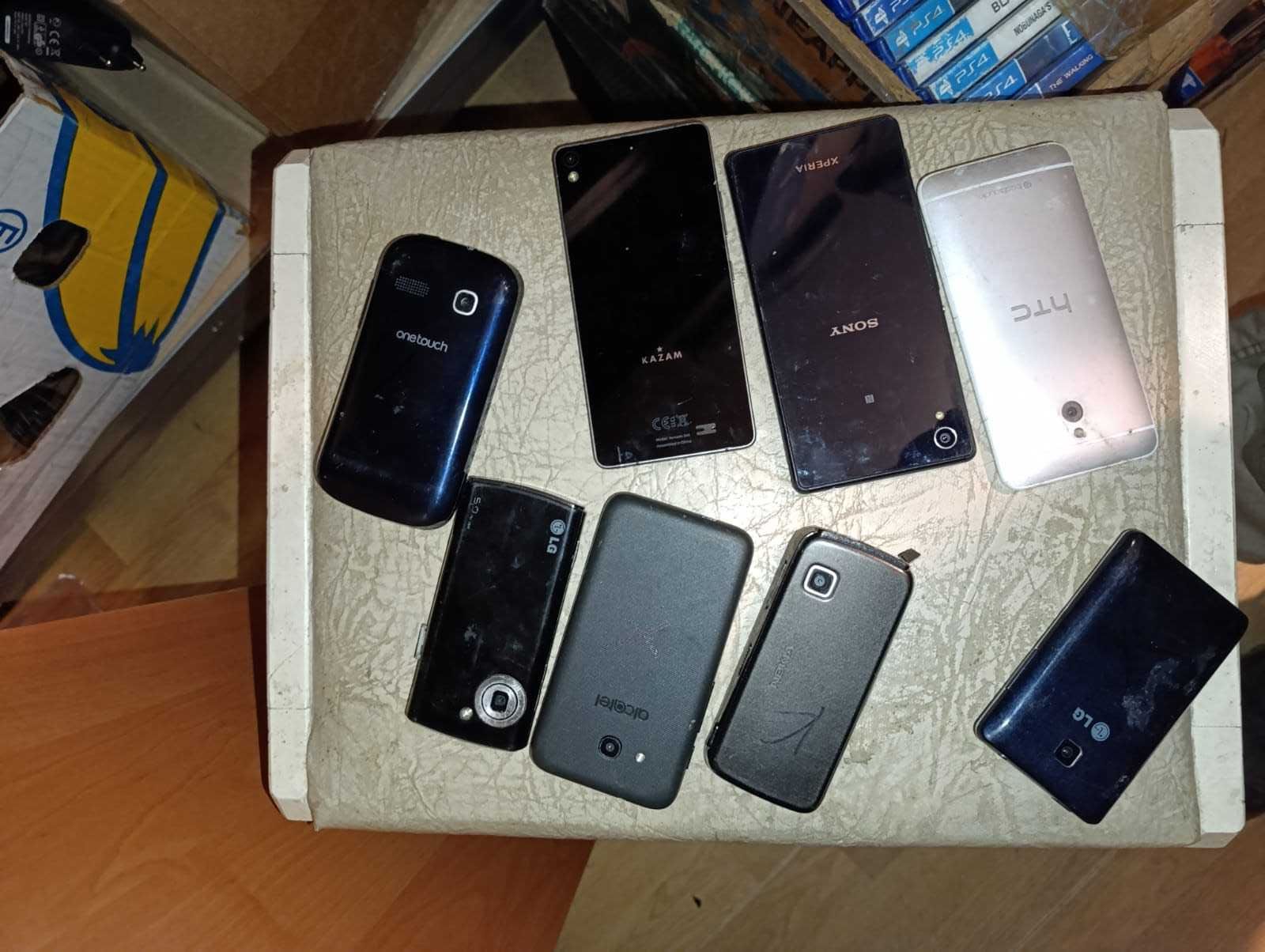 Telefony kompletne, nie pobite, uszkodzone