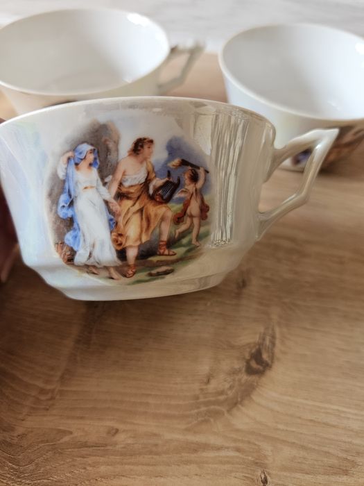 Filiżanki ćmielów