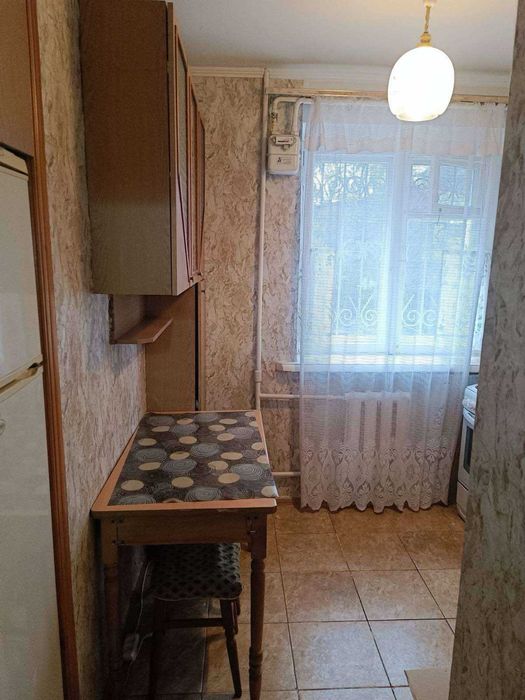 Здається кімната терміново