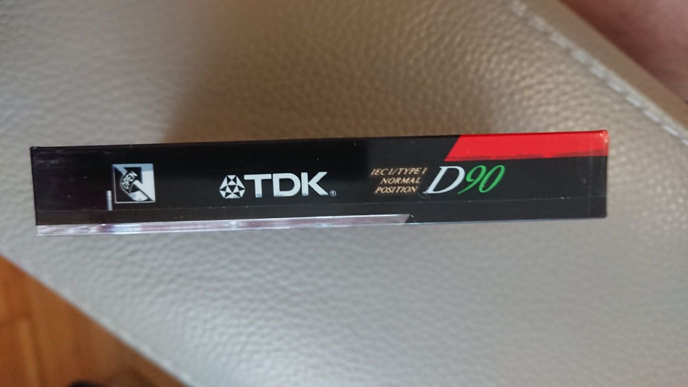 Аудиокассета TDK D90