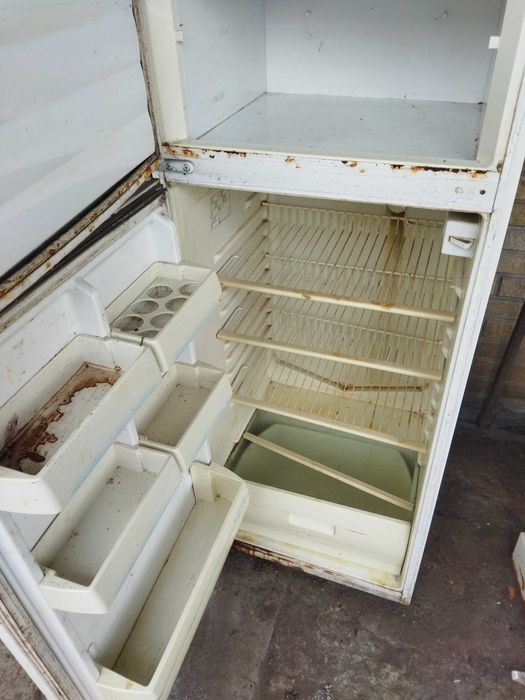 Холодильник НОРД и Candy под ремонт.