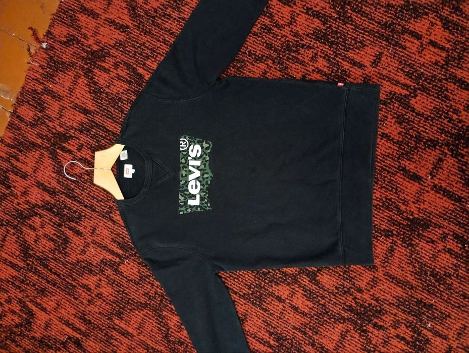 Кофта Levi's в чудовому стані