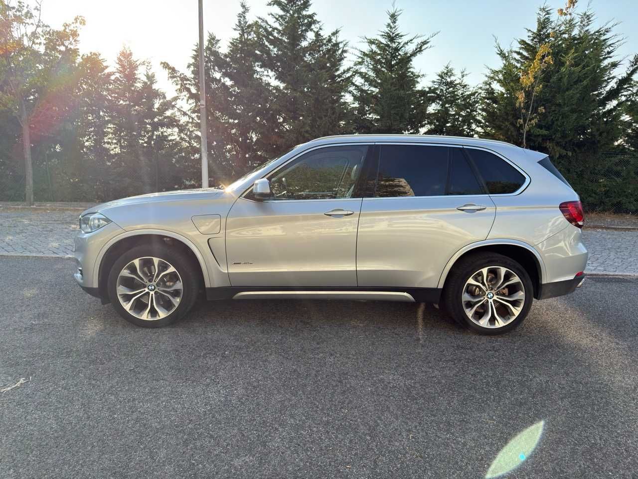 BMW X5 40e xDrive Hibrido – Pure Excellence  (muitos extras)