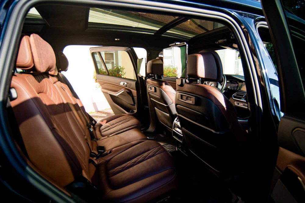 Transport VIP z kierowcą - BMW X7 - Auto na ślub- Przewozy VIP-Wynajem