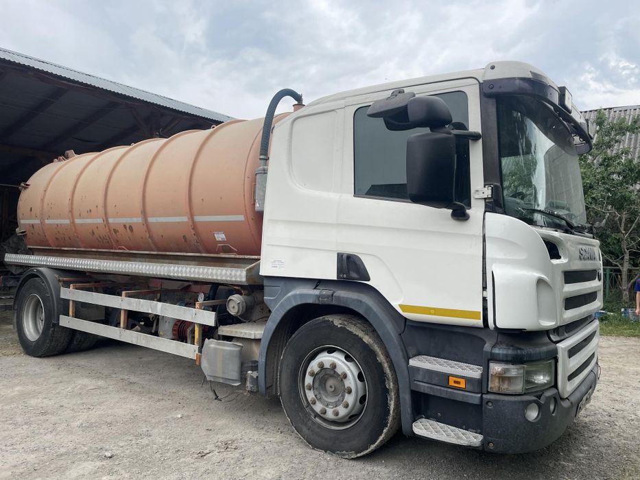 Scania z beczką asenizacyjną