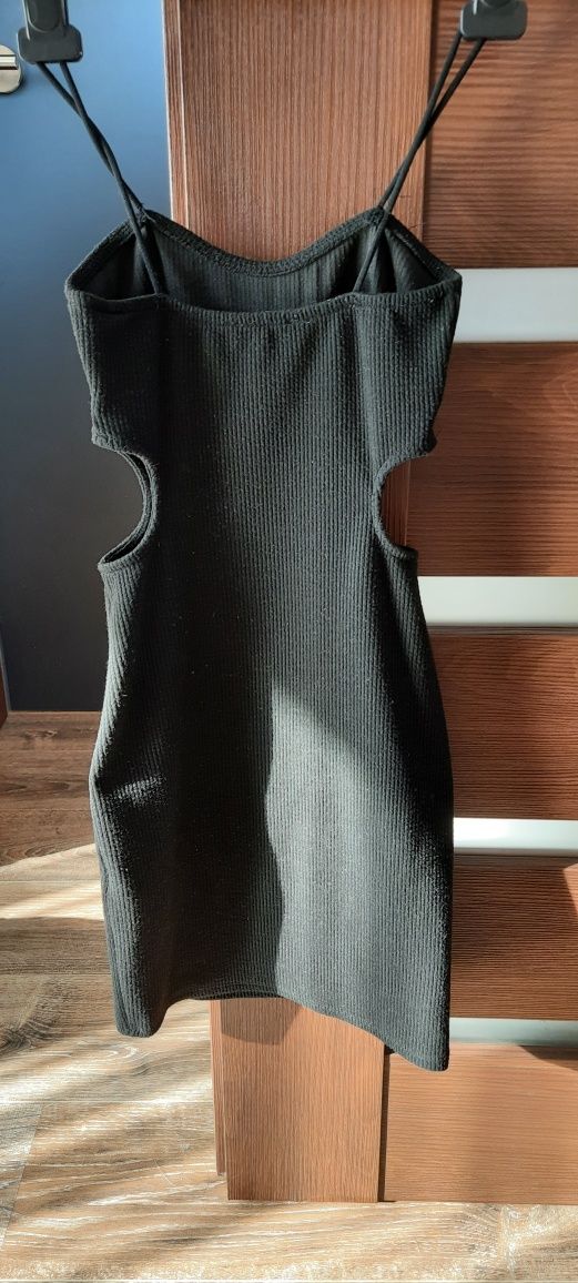 Sukienka czarna Bershka rozmiar XS