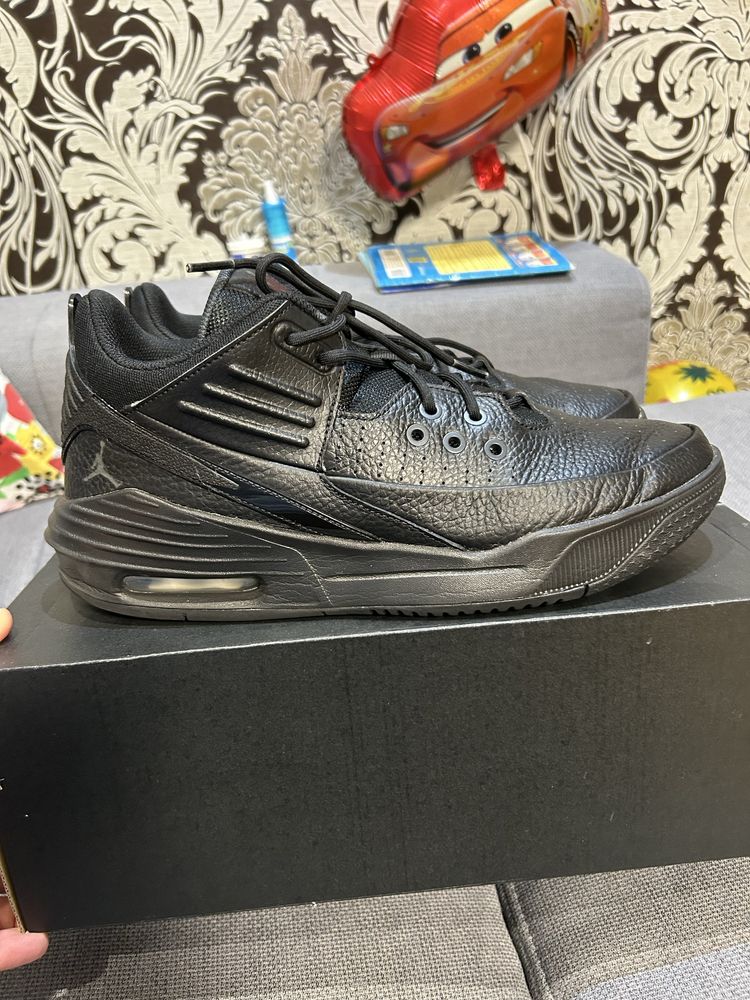 Кроссовки мужские JORDAN MAX AURA 5. (28 см)