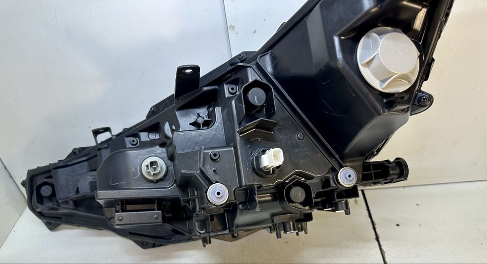 Фара права Lexus NX USA 2021 2022 2023 2024 81110F6010