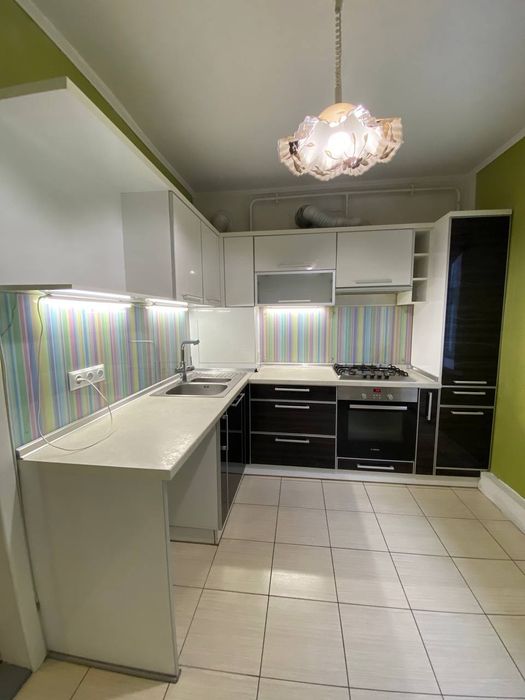 Гарна квартира з індивідуальним опаленням!