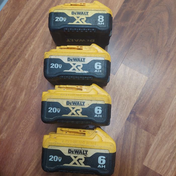 Акумуляторна батарея Dewalt dcb 206