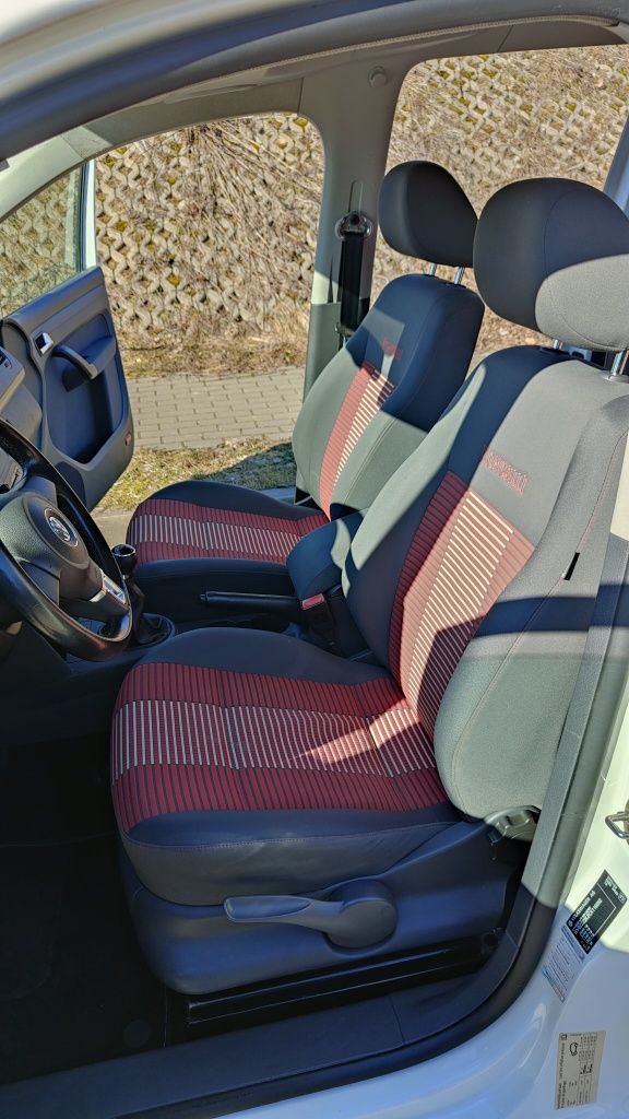 VW caddy life, 7-osobowy,2.0 TDI, klimatronik, hak