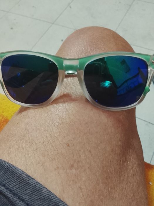 Óculos de sol novos