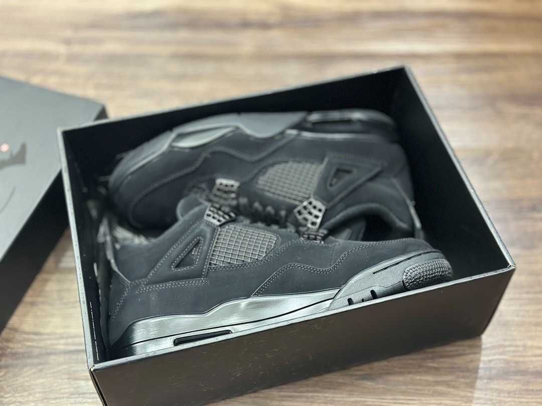 Jordan 4 rétro Black Cat.46