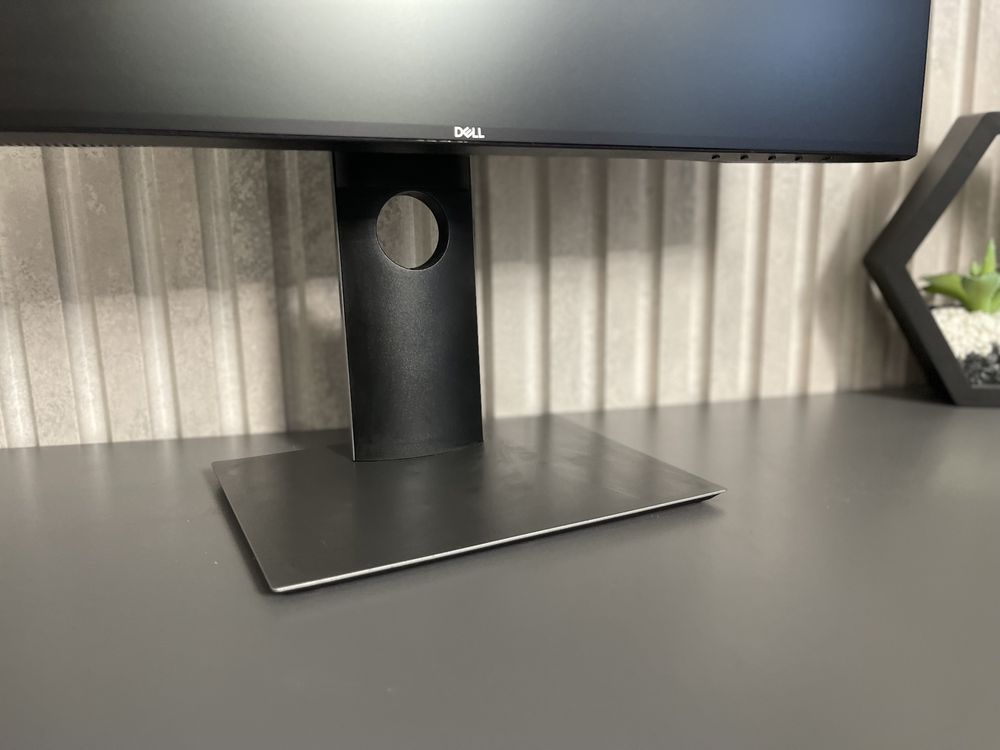2K стильний Монитор DELL U2719D