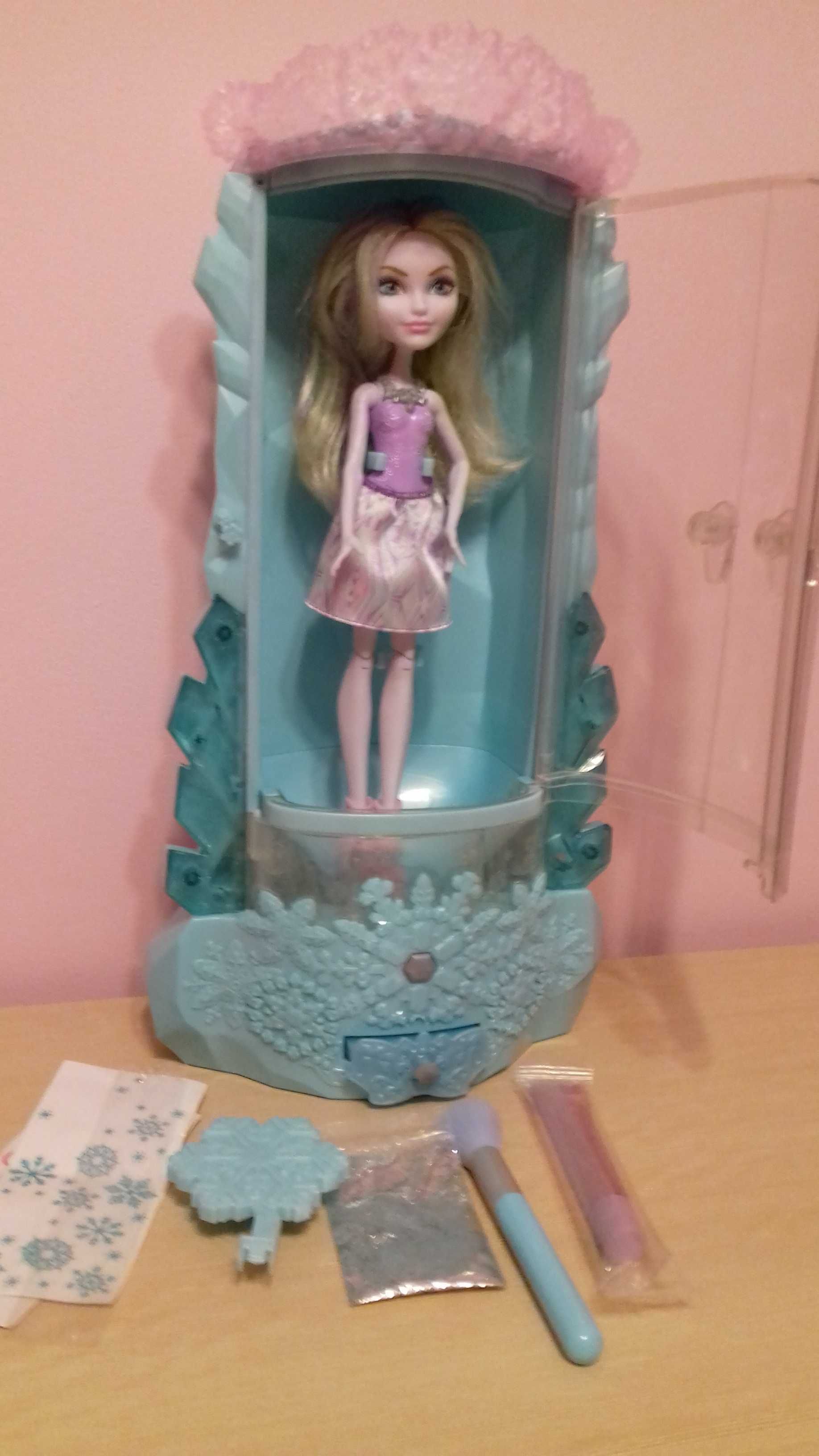 Lalka Ever After High zimowa