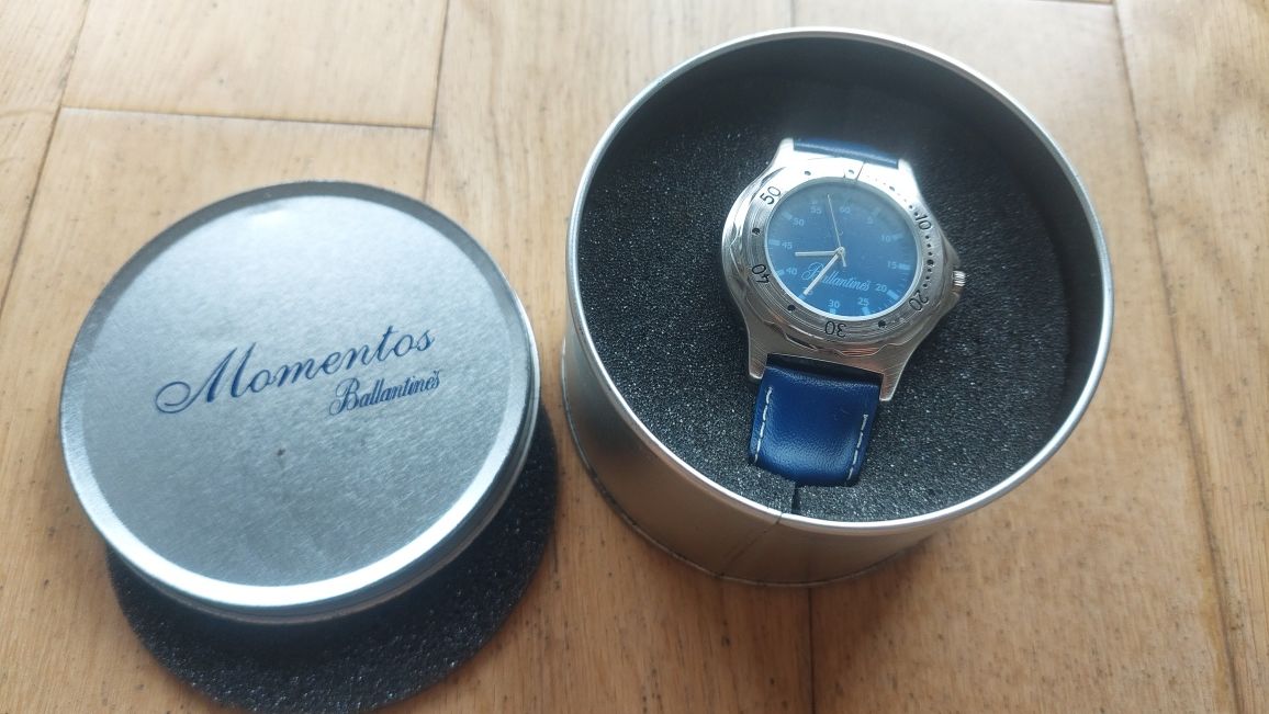 Relógio quartz novo em caixa