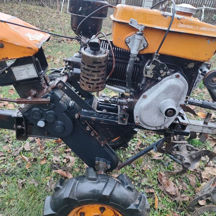 Продам мотоблок +комплект