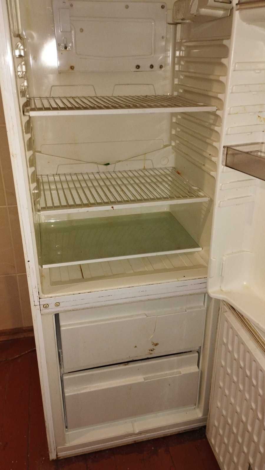 Продається холодильник