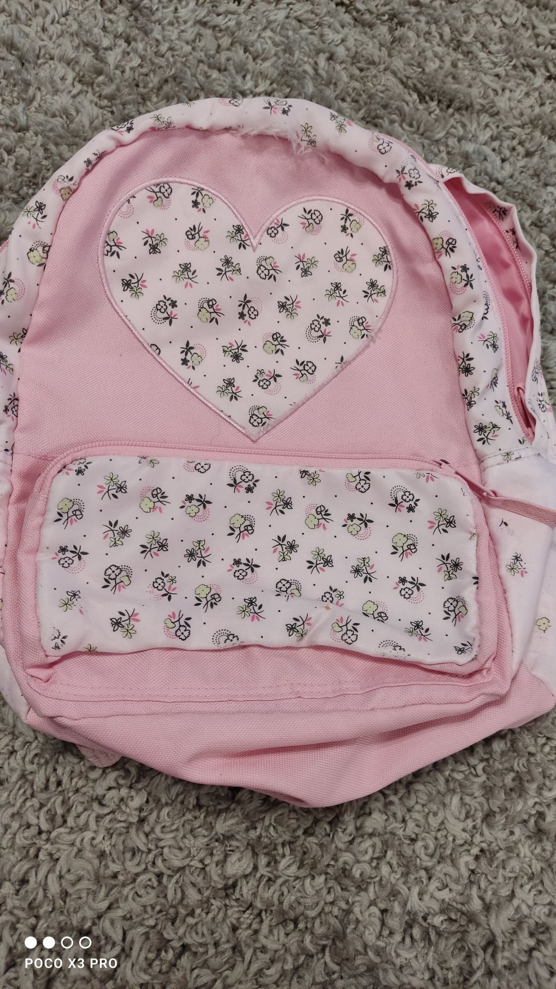 Mały plecak dla dziewczynki