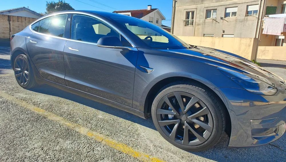 Tesla Model 3 Long Range AWD Dual Motor