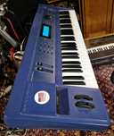 Syntezator Sampler KURZWEIL K2000 VP niebieski unikat kultowy