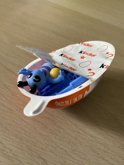 Figurka z kolekcji NBA «Charlotte Hornets» z Kinder Joy 2023