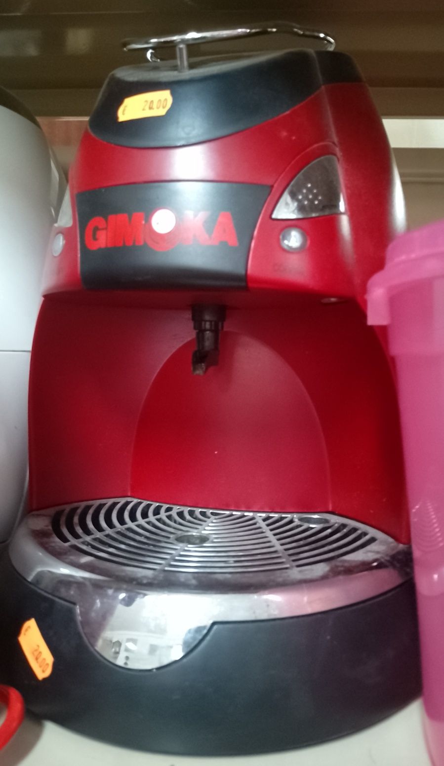 Várias máquinas de café