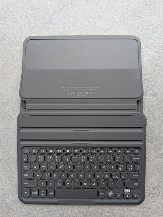 Оригінальна Bluetooth клавіатура-чохол ZAGG для iPad 10