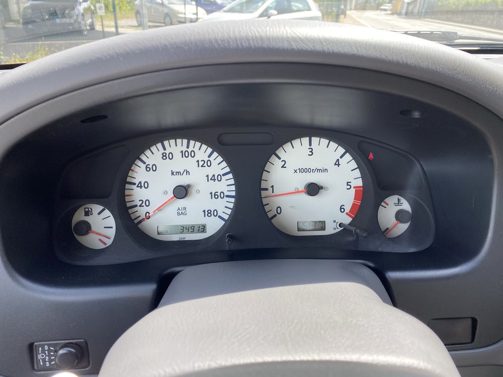 Nissan navara 2,5 td