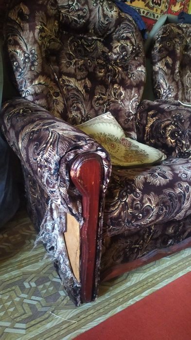 Кресло осталось одно есть такого типа диван книжка