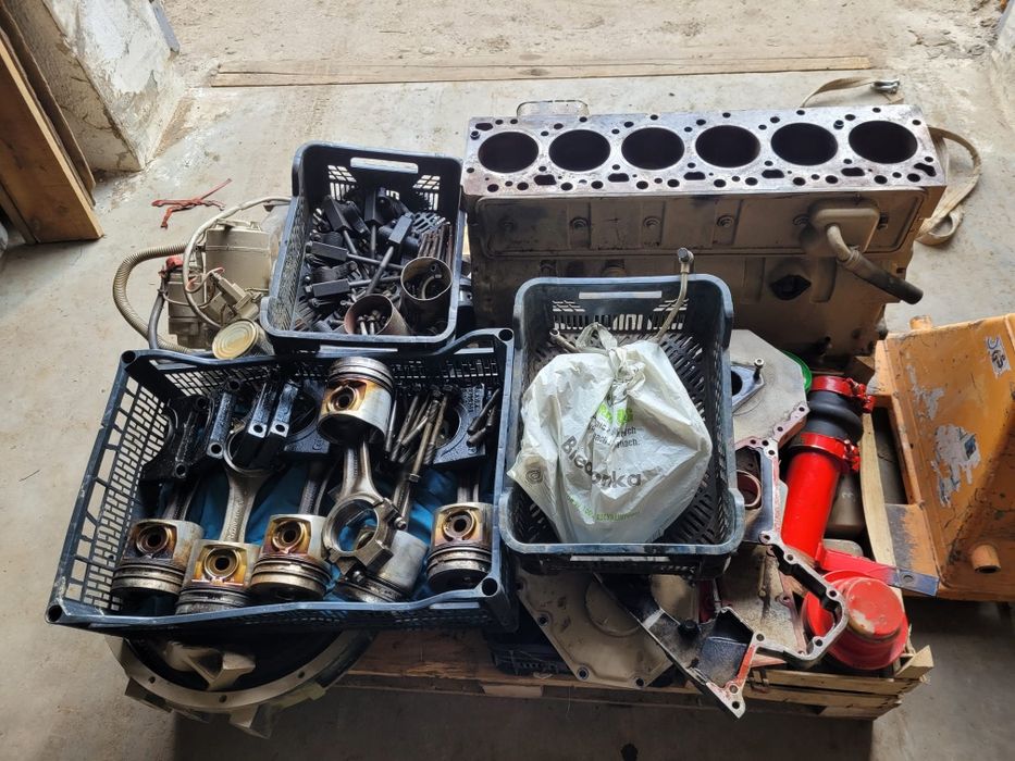 Cummins 6 BT 5.9 silnik turbo pompa  wtryskowa blok wał case maxxum mx