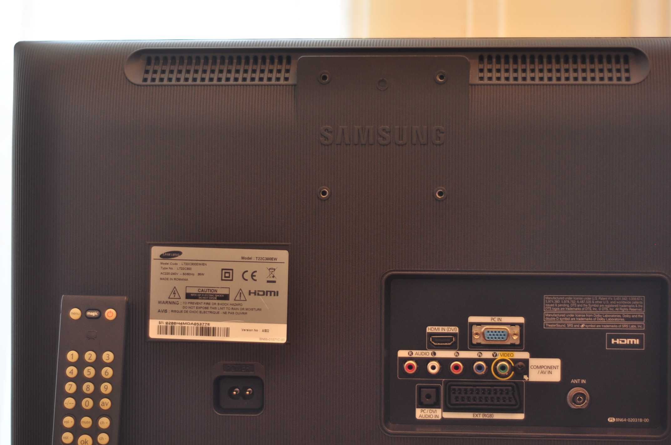 televisão Samsung LED Full HD 22" impecável