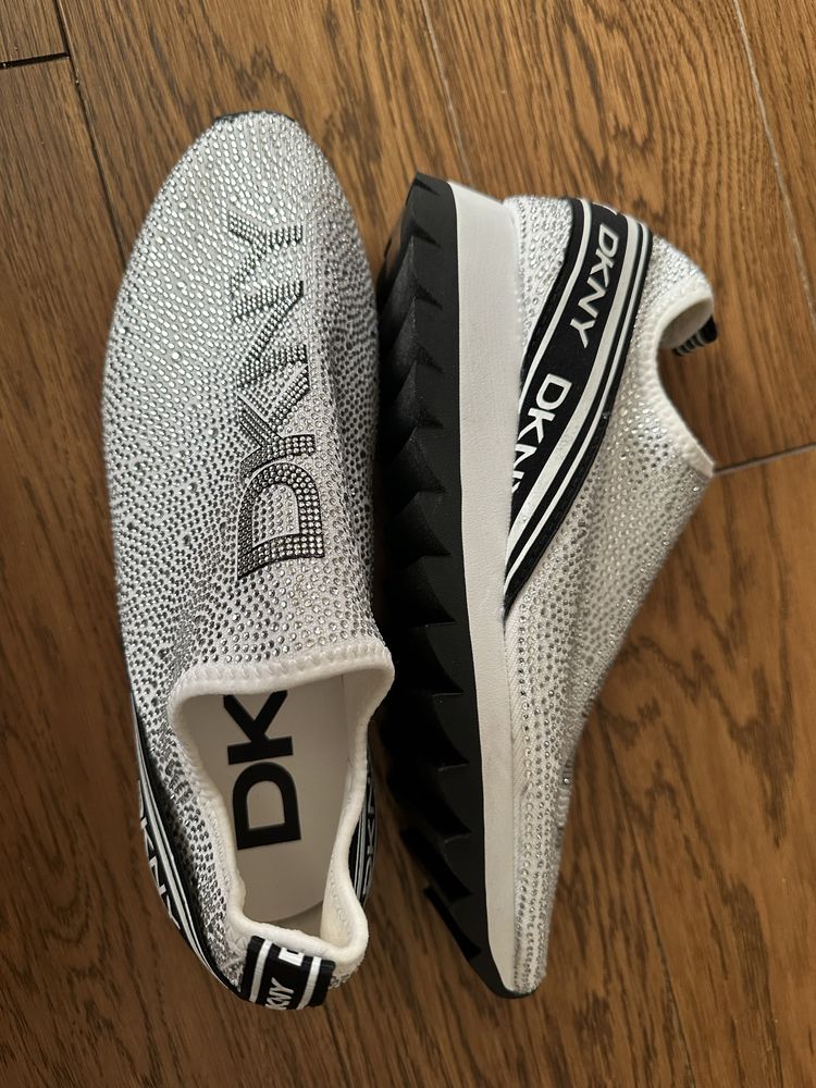 Кооссовки DKNY,новые ,размер 10 (40-41)