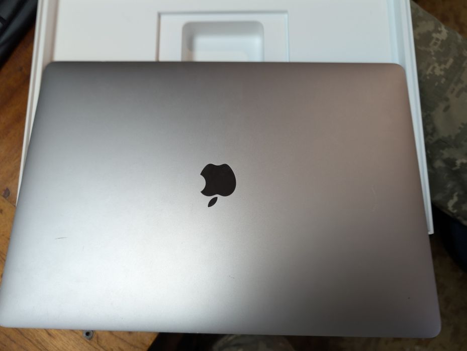 Macbook pro 15 i9 512 по запчастинам