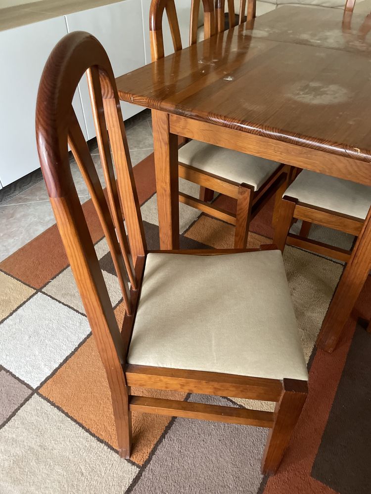 Mesa de sala sem cadeiras