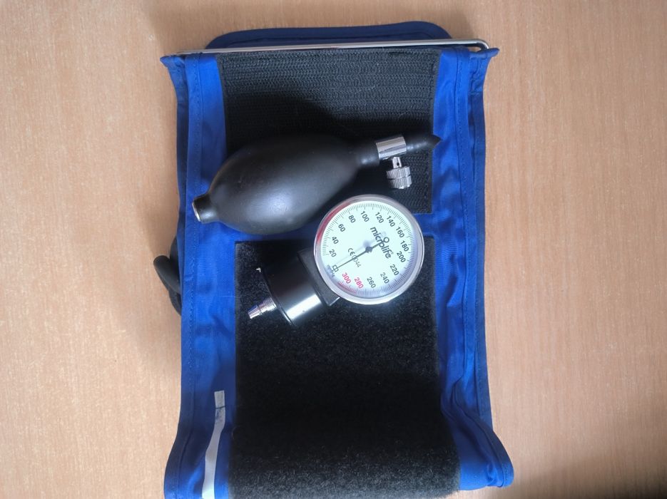 Манжета , груша , манометр від тонометру