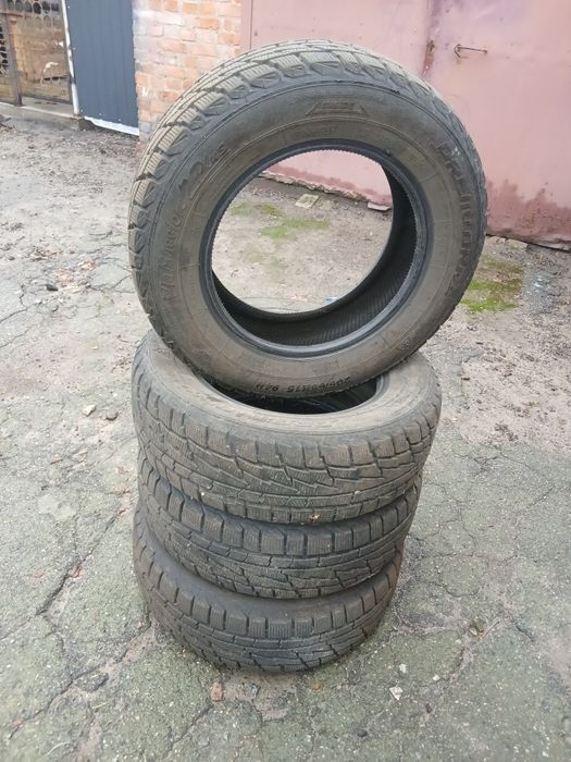 Продам комплект резина