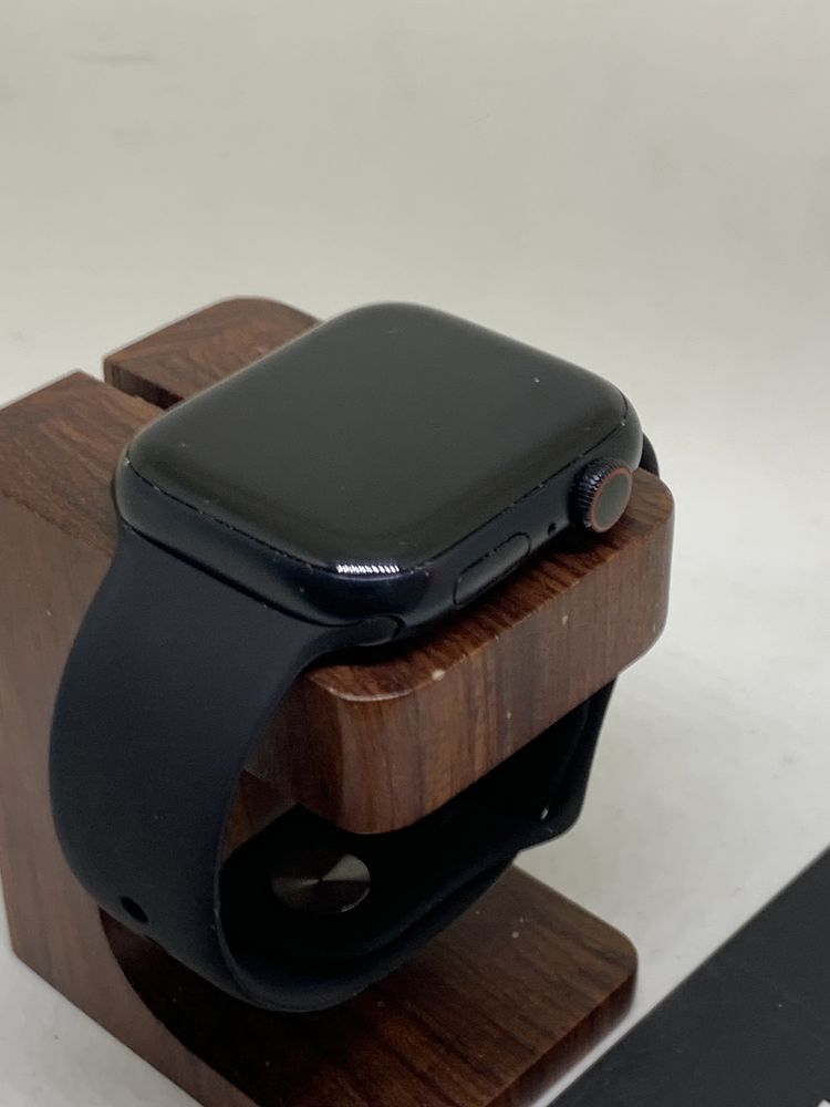 Оригінальні  Apple watch series 7 45  mm space gray