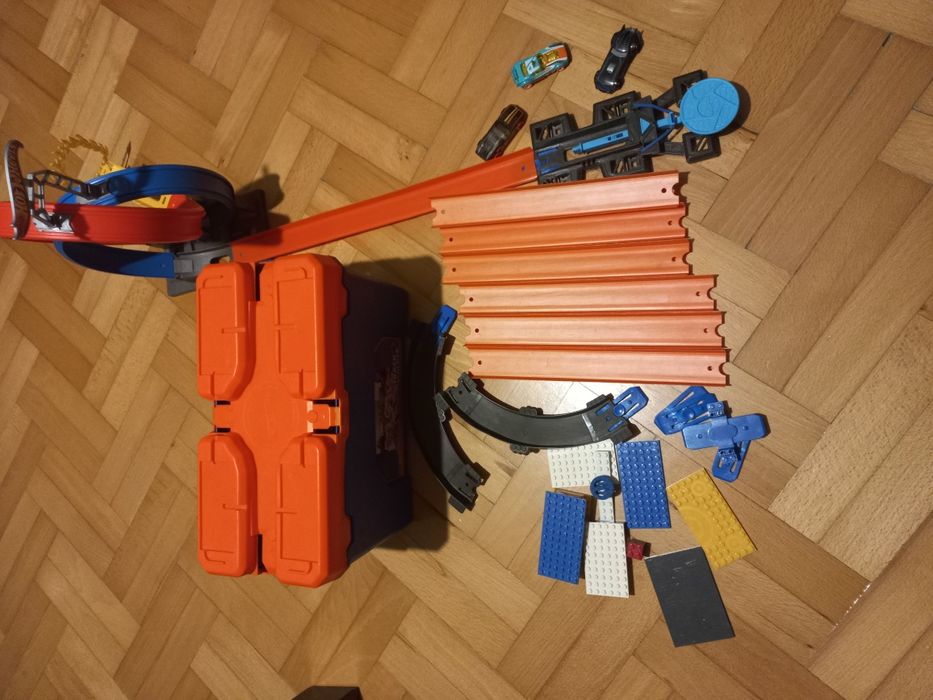Hot wheels zestaw startowy + podwójna pętla + 3 auta